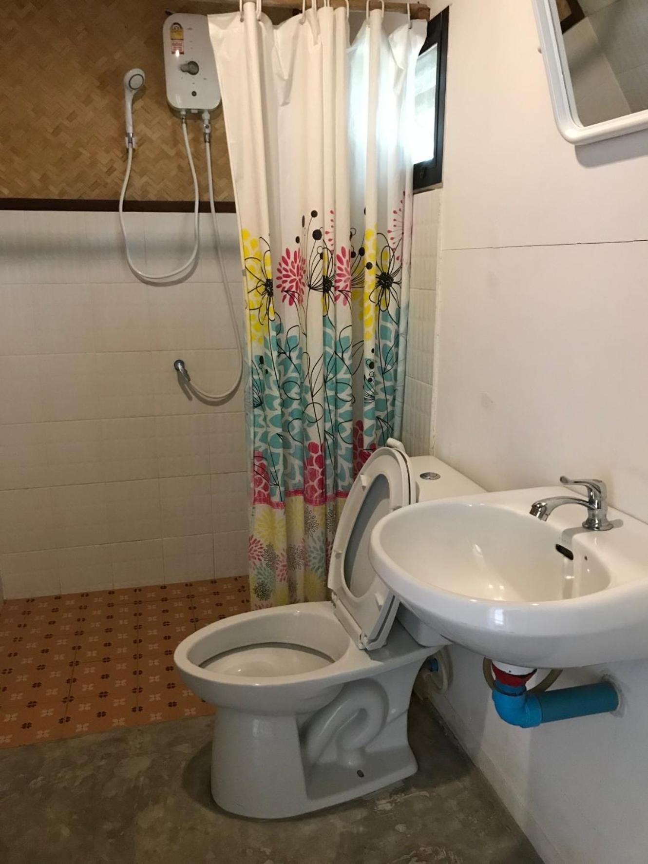 บ้านกลางเกาะ รีสอร์ท Uthai Thani Exterior foto